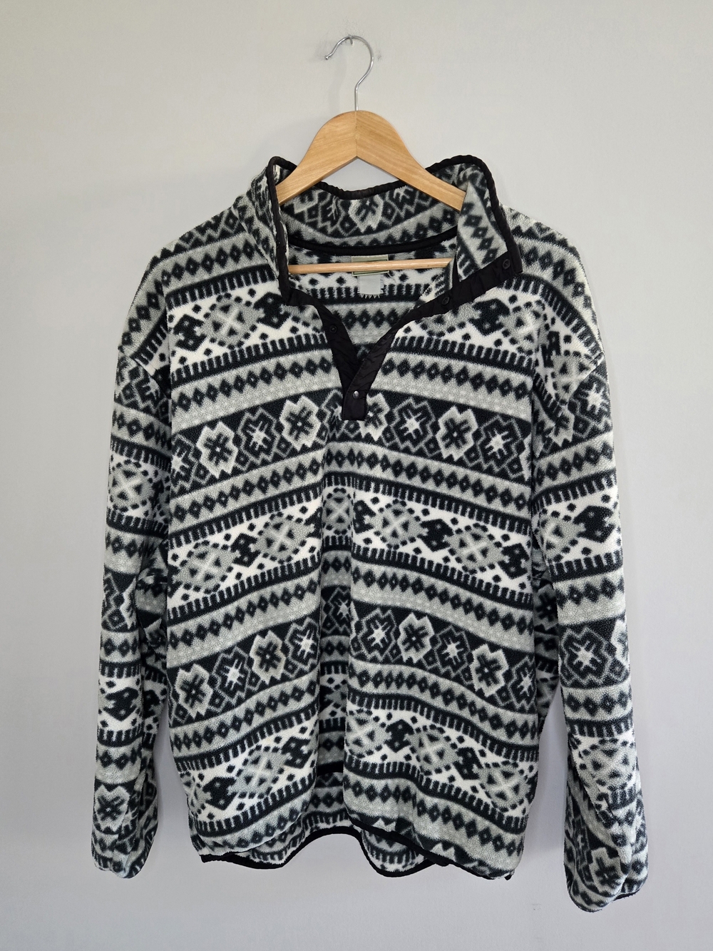 L.L. Bean Freeport Maine black + white nordic fleece snap-placket pullover